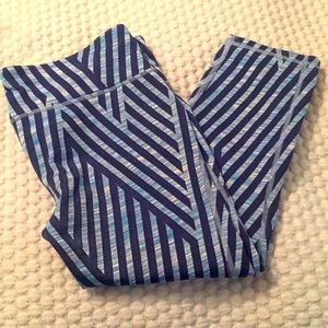 Gap capri workout pants